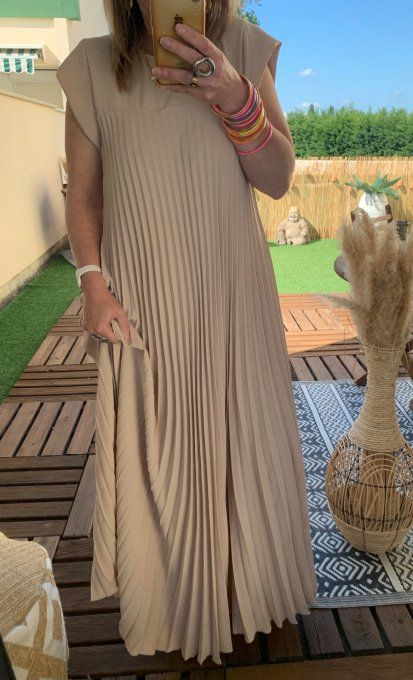 Robe plissée beige 