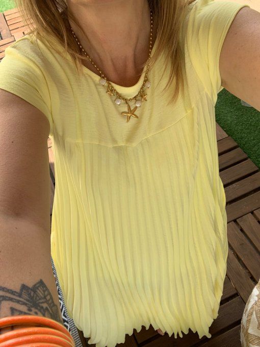 Robe plissée jaune clair 