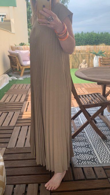 Robe plissée camel