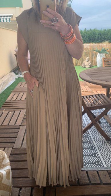 Robe plissée camel